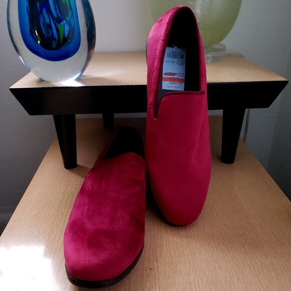 BNWT ALFANI Red Padded Zion Round Toe Slip On Loafers (8) - Picture 1 of 8
